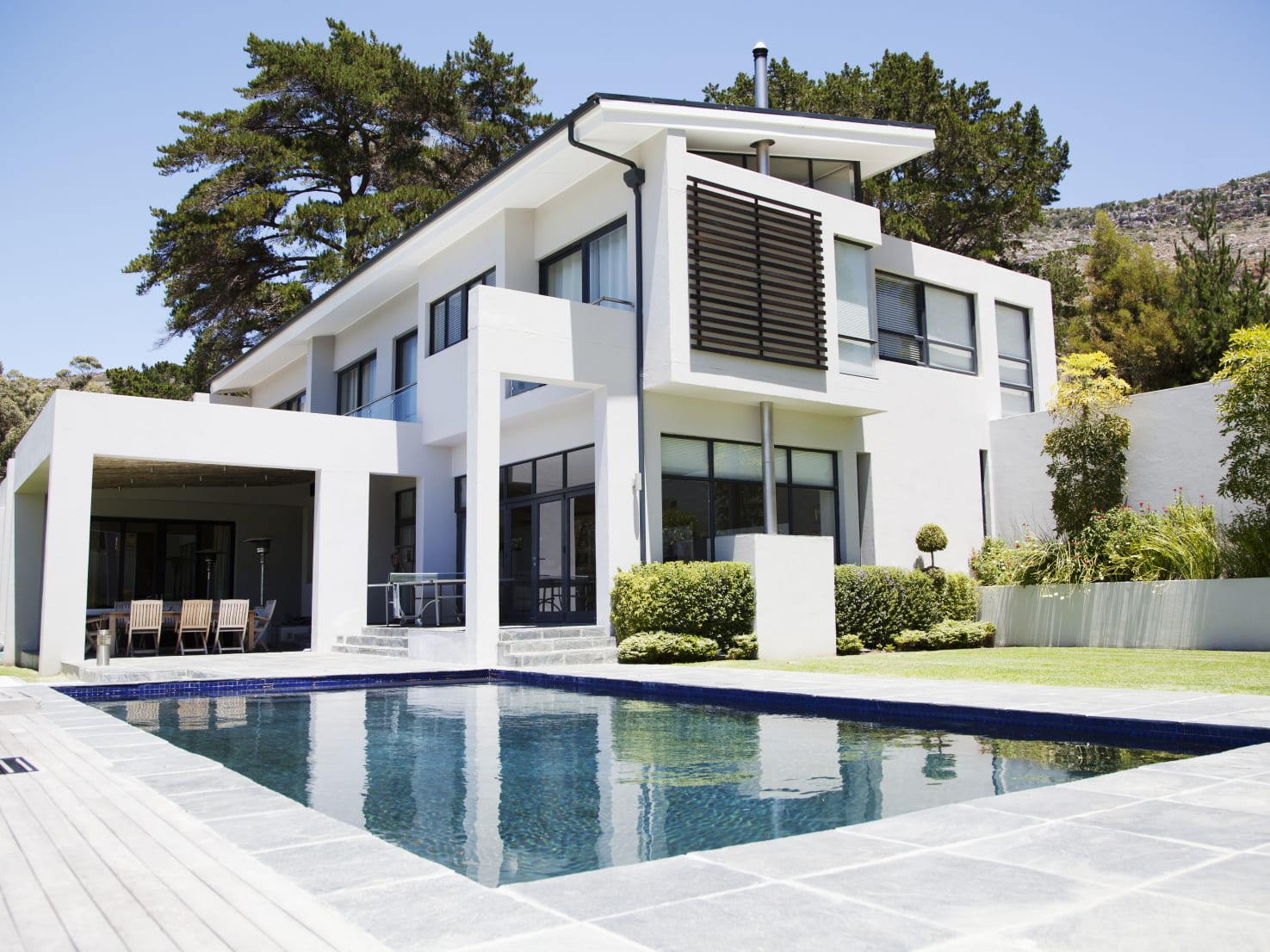 Modern-house-with-pool